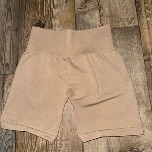 NVGTN Beige Pro Seamless Shorts